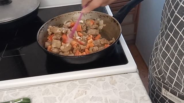 Жаркое в горшочках??????? смотреть онлайн