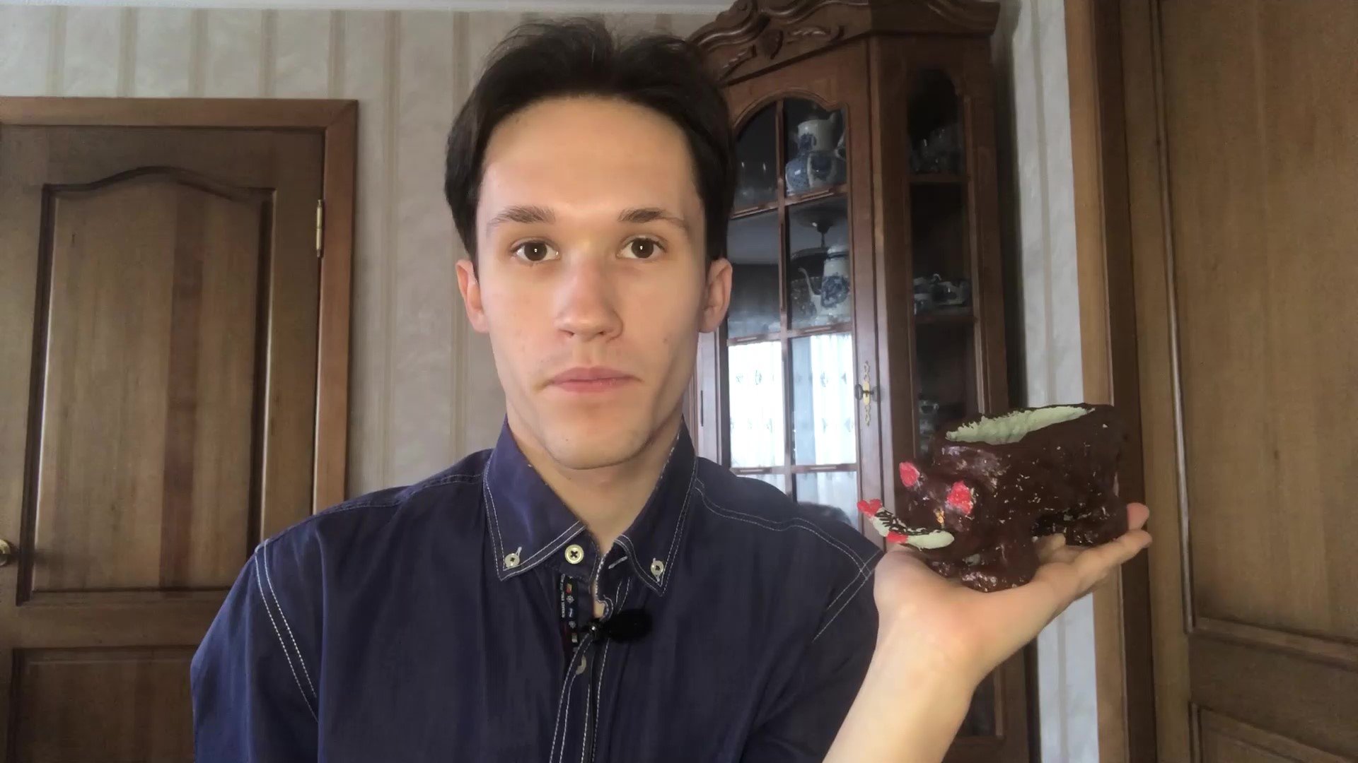 Новое изделие из глины - медведь кадьяк, поймавший рыбу смотреть онлайн