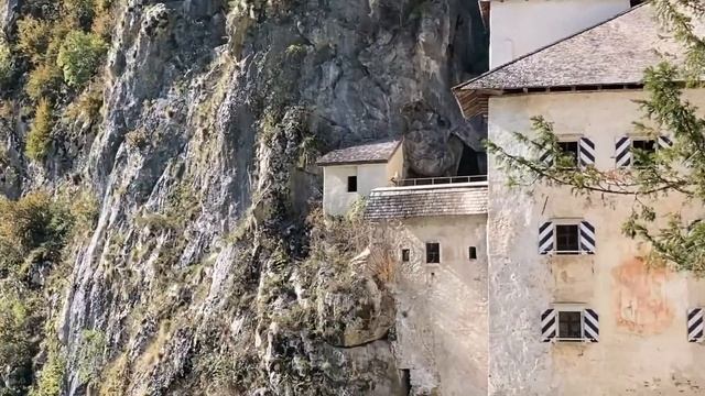 Предъямский замок.  Predyama Castle. Slovenia. #slovenia #predyama #предъямскийзамок #predjamskigra