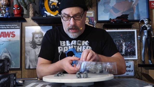 Episode 57: The CREATURE from the BLACK LAGOON Universal Monsters B&W 7" Figure by Neca Unboxing смотреть онлайн