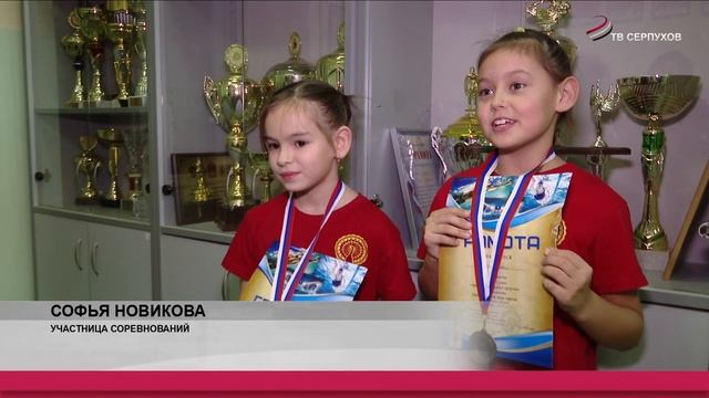 В Серпухове в турнире по плаванью на кубок Главы участвовало рекордное количество школьников смотреть онлайн
