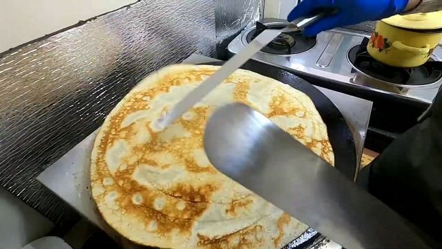 Где мы находимся и как делают блины с начинкой смотреть онлайн