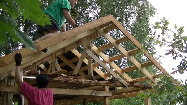 Праздник стропил - шпарная.Накрываю крышу ондулайном. смотреть онлайн