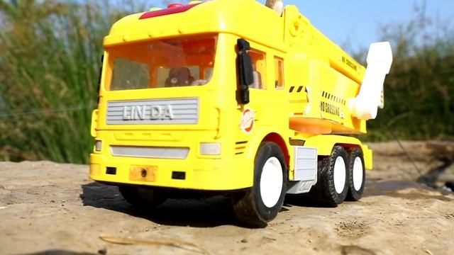 Вытаскиваем трактор из каньона смотреть онлайн