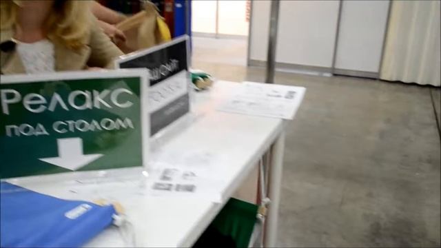 Кто-то придумал то, чего мне так долго не хватало. Отзыв о гамаке для ног FlyFoots смотреть онлайн