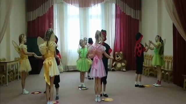 "Жучки и бабочки" смотреть онлайн