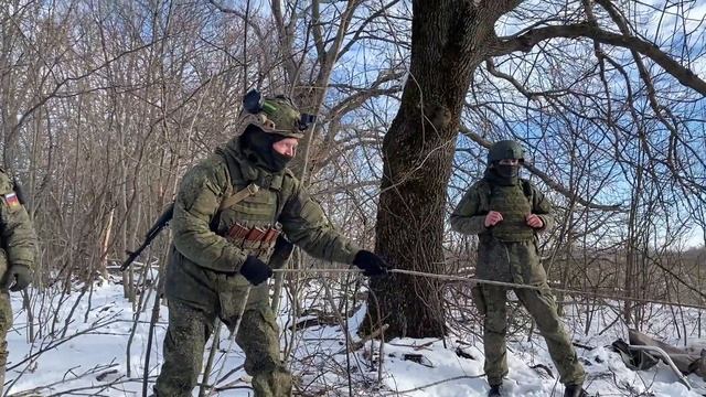 Боевая работа расчетов противотанковых орудий «Рапира» на Купянском направлении смотреть онлайн