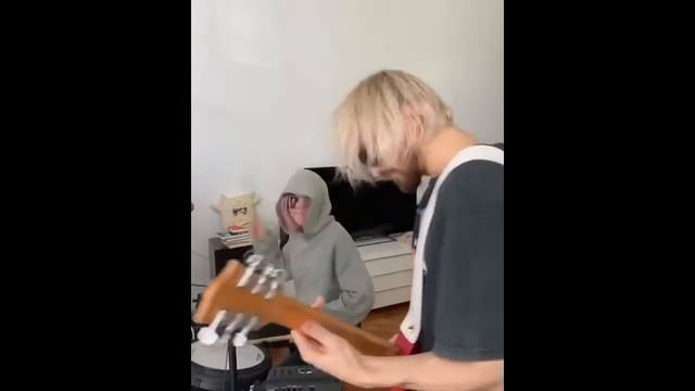 Женя Мильковский и Алина Олешева - Семейный Джем 💞🐒🐒🎸🥁 (часовая версия) смотреть онлайн