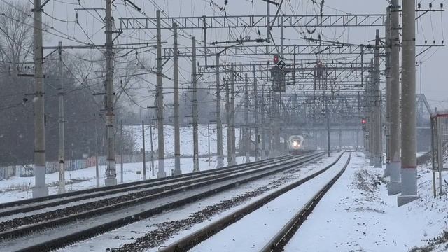ЭВС1-13 "Сапсан" сообщением Санкт-Петербург - Москва смотреть онлайн
