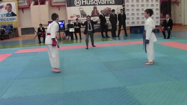 Дети в каратэ. Children in karate.