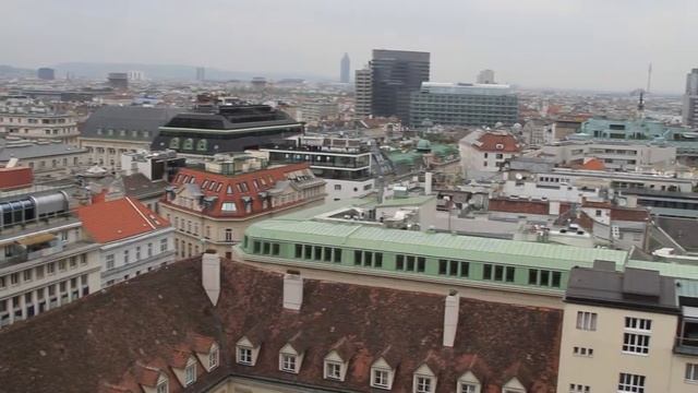 Stephansdom. Austria, Vienna. Вид на Вену с высоты. Собор Святого Стефана смотреть онлайн