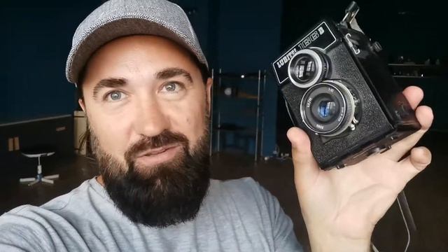 Очень старый фотоаппарат, но рабочий, какие же красивые фотографии можно было делать, сейчас новые смотреть онлайн