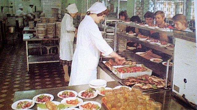 Еда в СССР: вспоминаем как мы обедали в советских кафе и столовых. смотреть онлайн