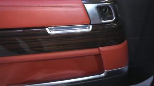 Range Rover Vogue 2013г снятие обшивки водительской двери.