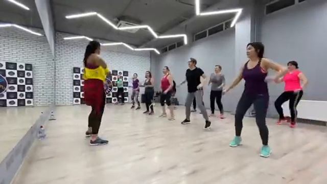 Zumba Merengue "Fiesta " смотреть онлайн