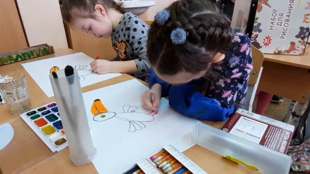 Урок ИЗО с подготовишками проводит Зверева Анна Владимировна, преподаватель ЕДШИ № 4 "АртСозвездие" смотреть онлайн