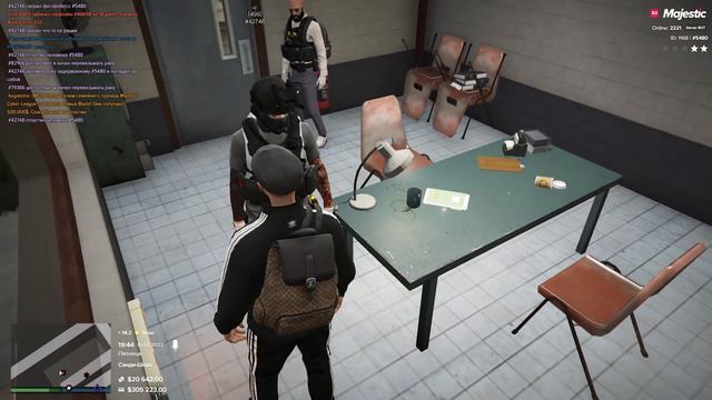 ГОПНИК УГОНЩИК! УГОНКА МАШИН в GTA RP / MAJESTIC RP смотреть онлайн