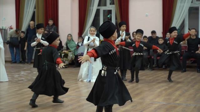 Ансамбль Горцы Кавказа - Танец Нохчи смотреть онлайн