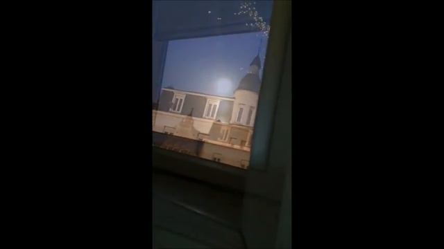 3 Glowing Orbs floating in the sky, resembled 3 Suns in Antwerpen, Belgium смотреть онлайн
