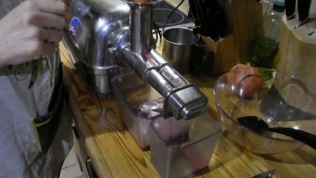 Гранатовый сок двумя способами смотреть онлайн