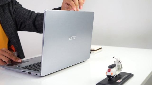Trên tay Acer Swift 3 SF314: Mỏng nhẹ, sang trọng và đáng mua trong tầm giá смотреть онлайн