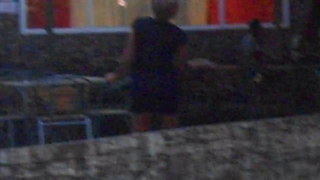 пьяная женщина отжигает, продолжение