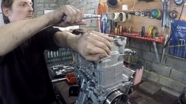 Сборка двигателя Suzuki Hayabusa, верхняя часть поршневая + ГБЦ. Выпуск №14 смотреть онлайн