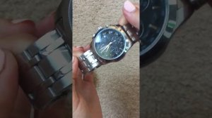 Как завести  часы?