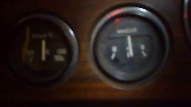 Давление масла(2100об/мин) ВАЗ 2106 Жигули 1976 год выпуска.mp4 смотреть онлайн