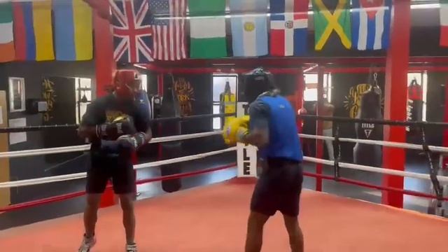 Ameture Boxers 145lbs Sparring Lance Vs Kendry . Boxingology boxing gym ,Mount Vernon NY смотреть онлайн