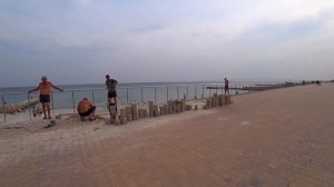 ПРИМОРСКИЙ. Феодосия. СТОИТ СЮДА ЕХАТЬ? Цены, море, пляж, набережные.