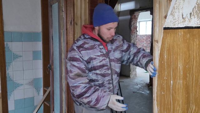 19 Купили старый дом и все переделываем, делаю новые проемы готовлю дом к переезду смотреть онлайн