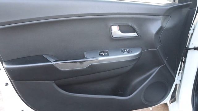 Kia Rio белый смотреть онлайн
