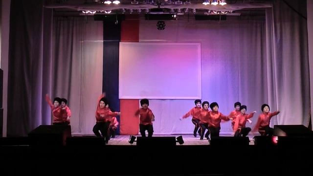 Хореографический ансамбль "Ровесники" - Казачий танец смотреть онлайн