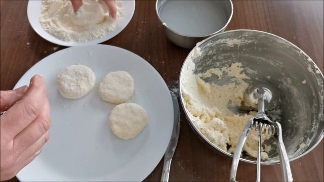 ? How To Make Syrniki - Sirniki - Rezept Deutsch  Russisch - сырники рецепт SUB