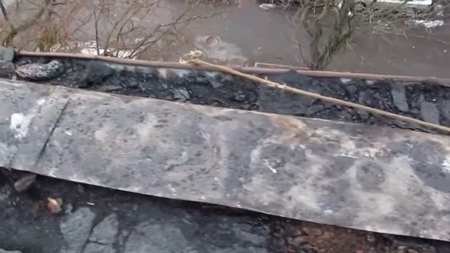 Баруварстрой монтировал кровлю и водосточку, причины рождественского потопа смотреть онлайн