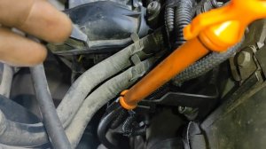 замена датчика абсолютного давления воздуха во впускном коллекторе golf 4