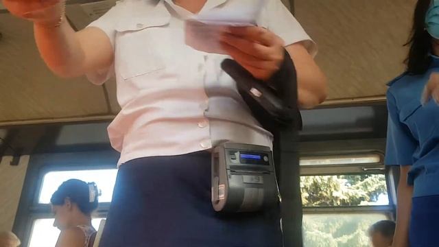Пассажир кондуктору- присядьте пять раз. Кондуктор требует маску смотреть онлайн