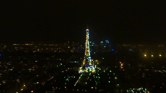 France: Paris Tour Eiffel. Франция: Париж - Эйфелева башня ночью смотреть онлайн