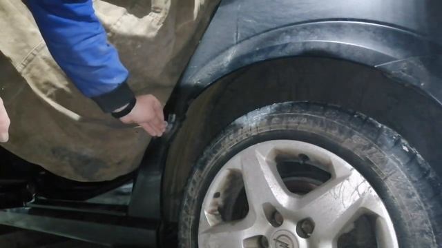 Рихтовка вмятины. Пайка бампера, туманок