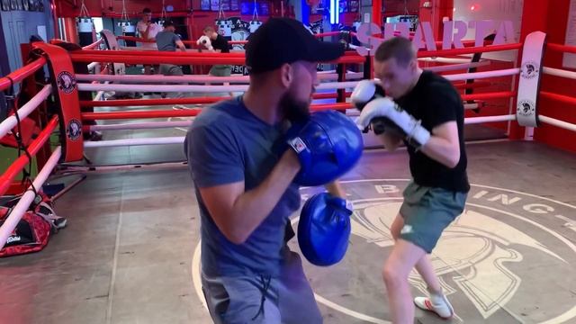 Defending Textbook Combinations | McLeod Scott Boxing