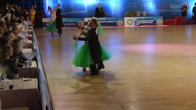 Sergey Sutyrin - Natalia Sazhina, 1/2 Quickstep смотреть онлайн