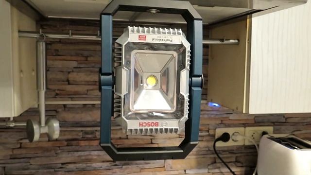 апгрейд: Bosch GLI 18V-1900 - магнитный подвес смотреть онлайн