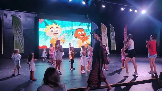 Еркоша танцует Соку Соку бачи бачи смотреть онлайн