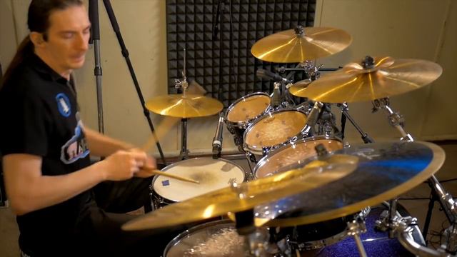 Gospel drumming ("Got soul?" playalong by DRUMEO) смотреть онлайн
