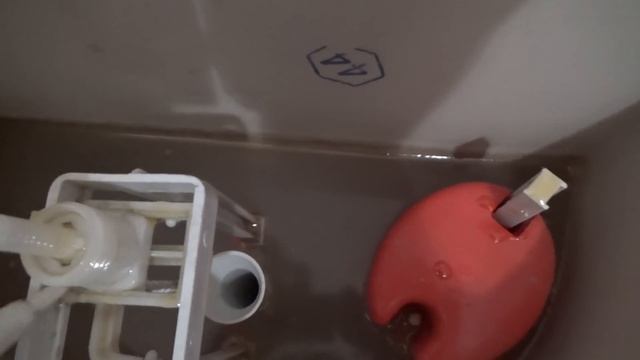Сливной бачок не набирает воду. Лёгкий способ устранения этой проблемы. смотреть онлайн