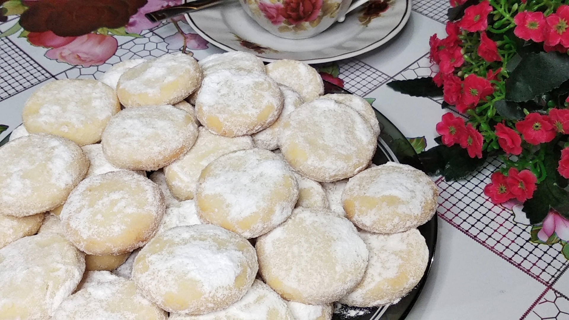 Молдавское печенье "Тающий снег"- тающее и рассыпчатое. Яиц не надо! Разрыхлителя не надо! смотреть онлайн