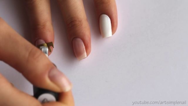 Дизайн ногтей гель лаком с трафаретами RockNailStar. Маникюр со снежинкой. Необычный френч смотреть онлайн