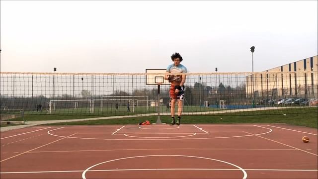 Vertical Jump Test on Volleyball Net - Ace Jumper смотреть онлайн