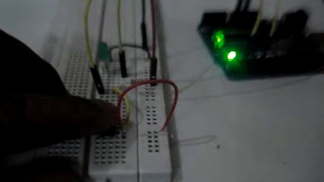 Read Switch and Write data to LED using python arduino смотреть онлайн